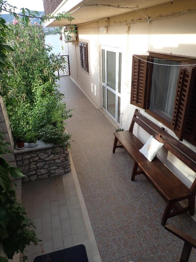 Katja Beach Apartment Račišće Dış mekan fotoğraf