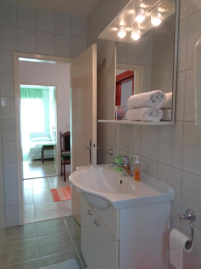 Katja Beach Apartment Račišće Dış mekan fotoğraf